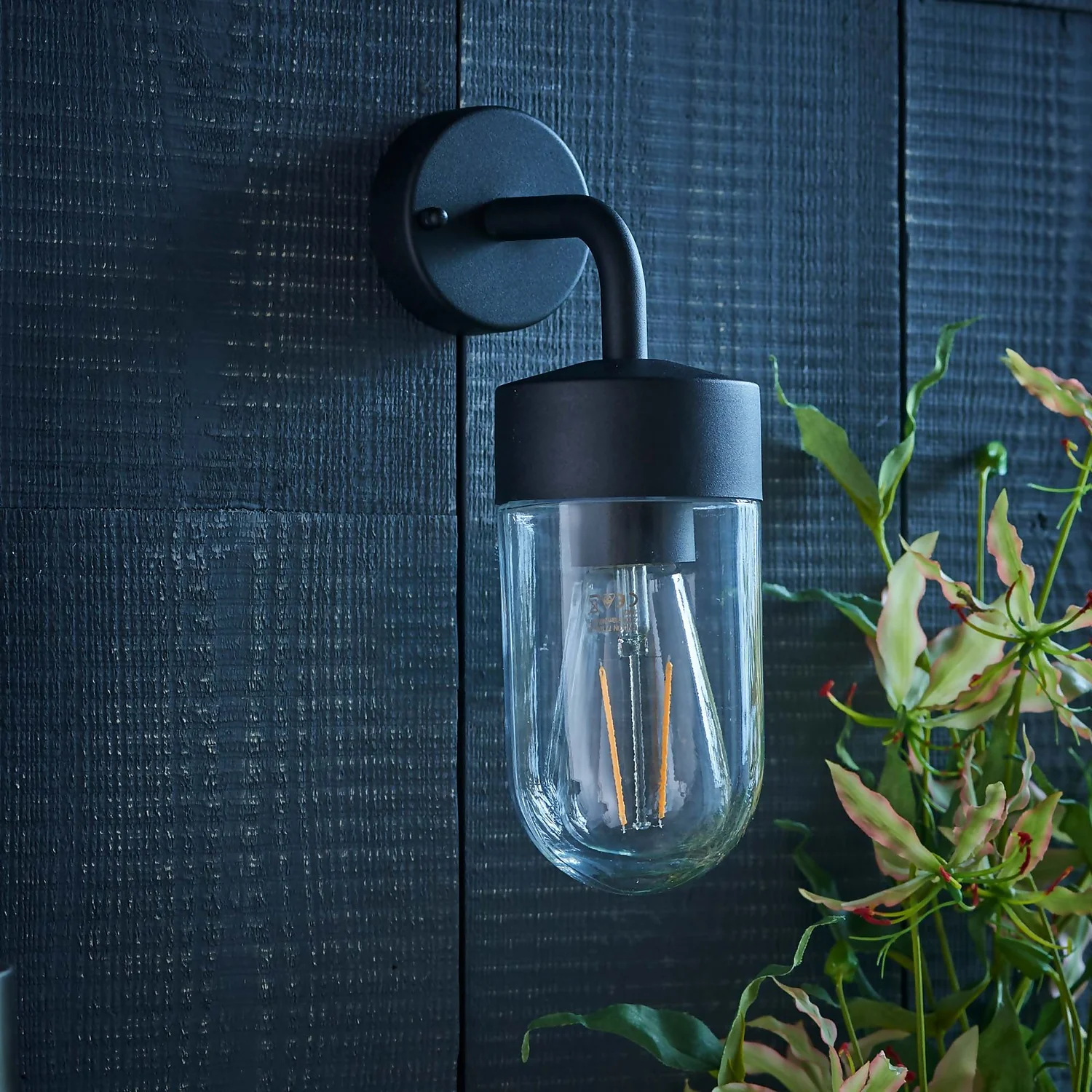 North Outdoor Wall Light - Black North Outdoor Wall Light - Black -Home Lighting Store 13794242 1784957105456119